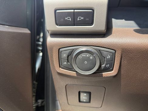 Used 2015 Ford F150 King Ranch w/ Equipment Group 601A Luxury AWD/4WD image 18
