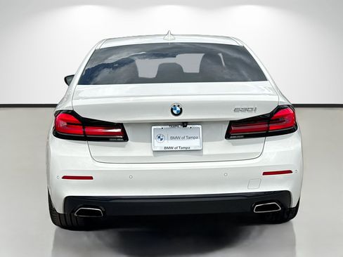 Used 2022 BMW 530i w/ Convenience Package RWD image 4