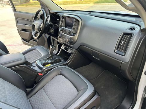 Used 2019 Chevrolet Colorado Z71 AWD/4WD image 21