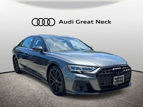 Used 2024 Audi S8 w/ S8 Comfort Plus Package AWD/4WD image 9