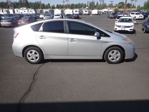 Used 2010 Toyota Prius Three image 6