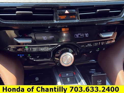 Used 2024 Acura MDX SH-AWD w/ Advance Package image 16