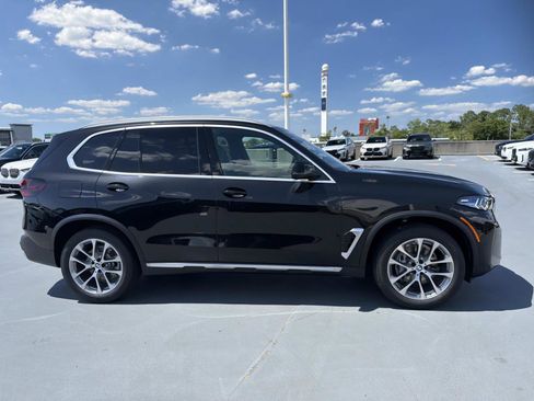 New 2026 BMW X5 sDrive40i w/ Premium Package RWD image 2