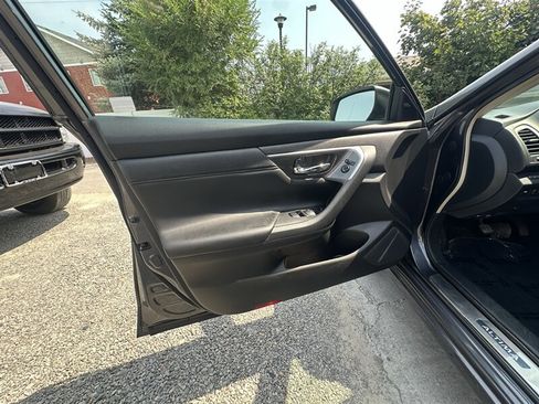 Used 2013 Nissan Altima 2.5 SL w/ Technology Pkg FWD image 52