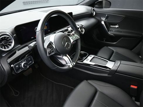 Used 2025 Mercedes-Benz CLA 250 image 19