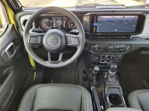 Used 2024 Jeep Gladiator Sport AWD/4WD image 13