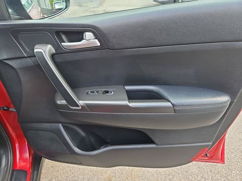 Used 2018 Kia Sportage LX AWD/4WD image 17