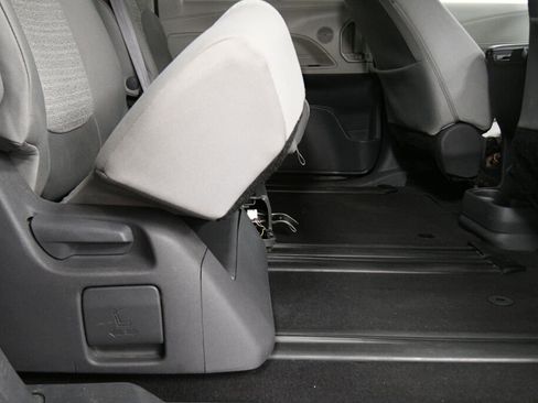 Used 2021 Toyota Sienna LE FWD image 24