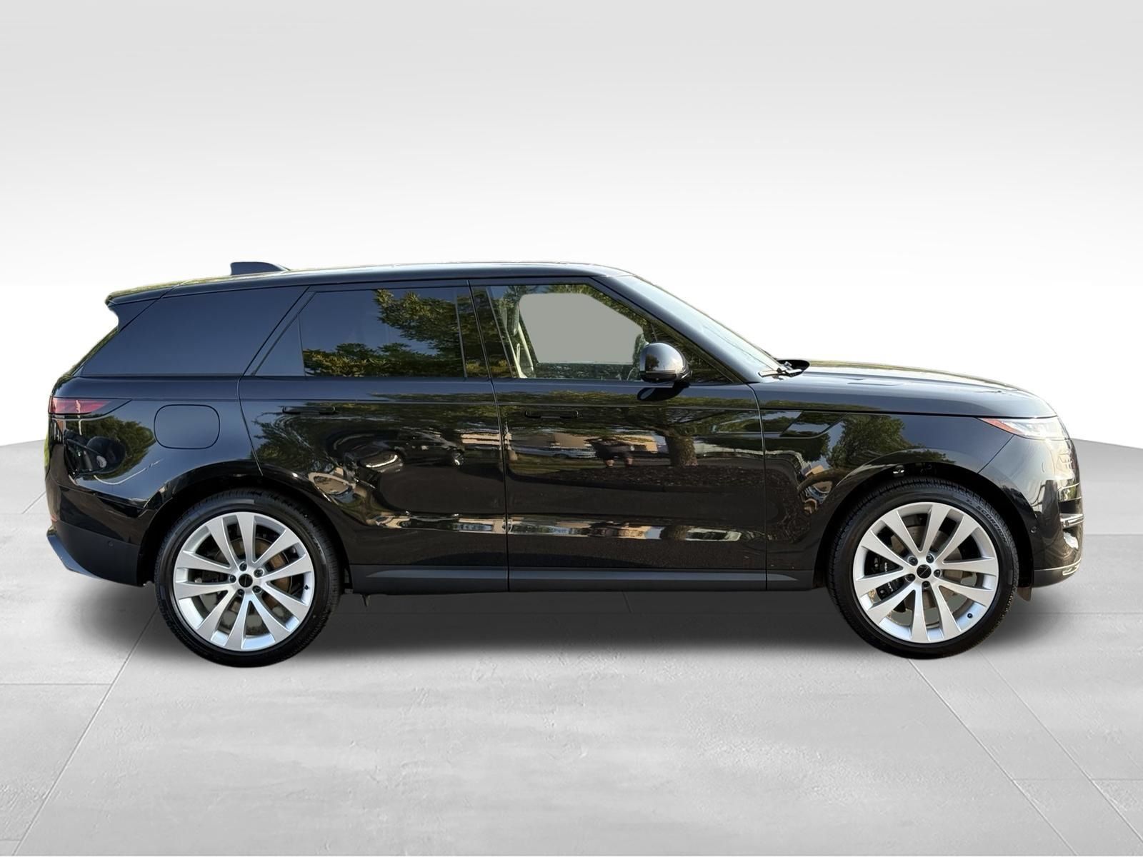 New 2027 Land Rover Range Rover Sport SE AWD/4WD image 7