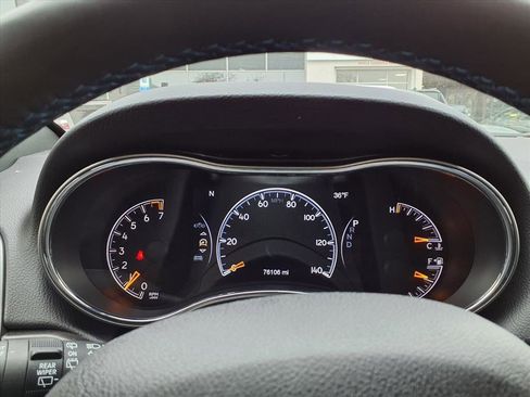 Used 2018 Jeep Grand Cherokee Laredo image 16