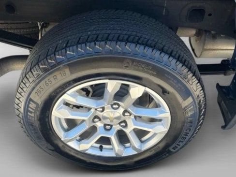 Used 2024 Chevrolet Silverado 1500 LT RWD image 3