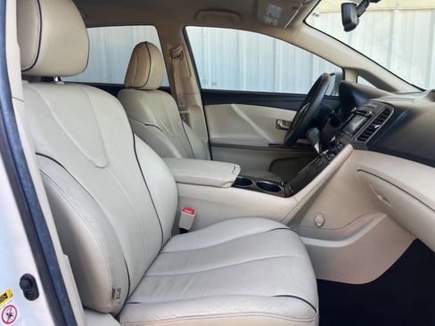 Used 2014 Toyota Venza LE image 15