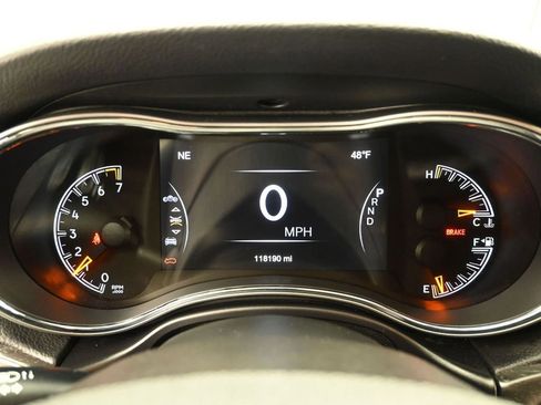 Used 2018 Jeep Grand Cherokee Altitude image 18