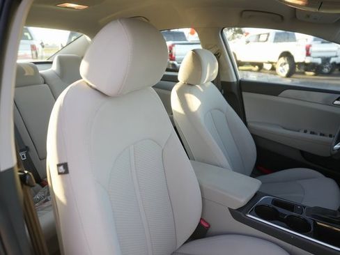 Used 2018 Hyundai Sonata SE image 19