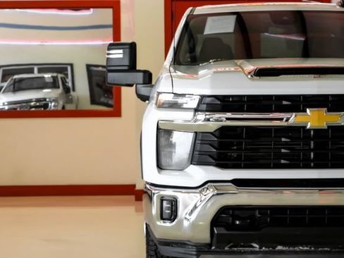 Used 2025 Chevrolet Silverado 2500 LT w/ Convenience Package AWD/4WD image 47