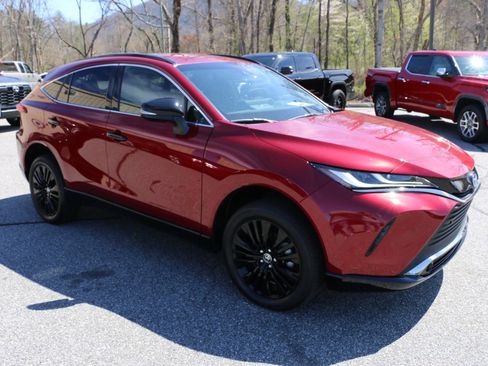 Used 2023 Toyota Venza Nightshade image 10