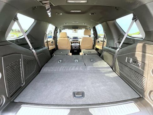 Used 2022 Chevrolet Tahoe Premier AWD/4WD image 27
