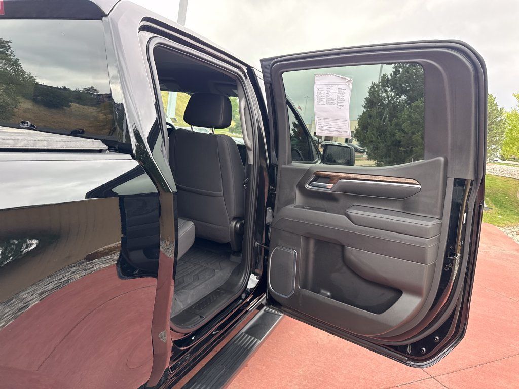 Used 2025 GMC Sierra 1500 Elevation w/ Preferred Package AWD/4WD image 21