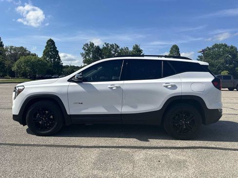 Certified 2024 GMC Terrain AT4 w/ Infotainment Package II AWD/4WD image 11