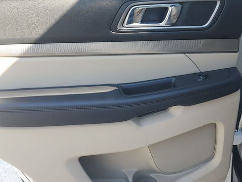 Used 2018 Ford Explorer XLT w/ Equipment Group 202A image 43