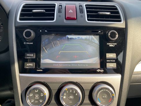 Used 2017 Subaru Crosstrek 2.0i Premium w/ Moonroof Package image 16