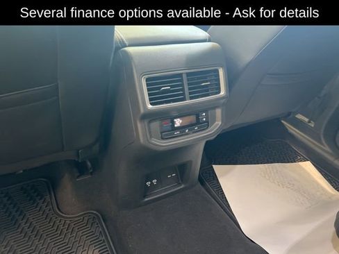 Used 2024 Volkswagen Atlas SE w/ Panoramic Sunroof Package AWD/4WD image 16