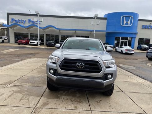 Used 2021 Toyota Tacoma SR5 image 3