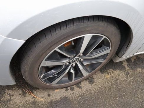 Used 2022 Nissan Maxima SV w/ Floor Mat Group image 5