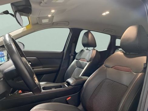 Certified 2025 Nissan Kicks SR AWD/4WD image 23