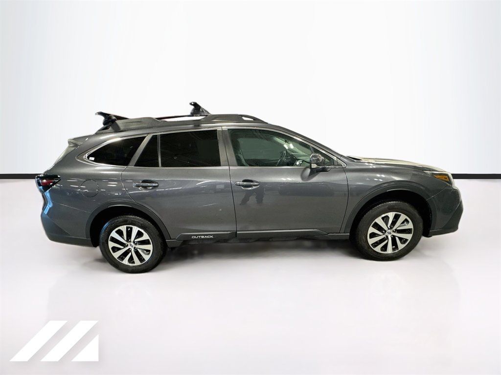 Used 2021 Subaru Outback Premium AWD/4WD image 4