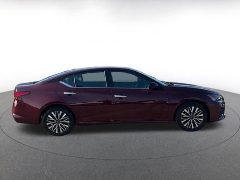 Used 2025 Nissan Altima 2.5 SV image 16