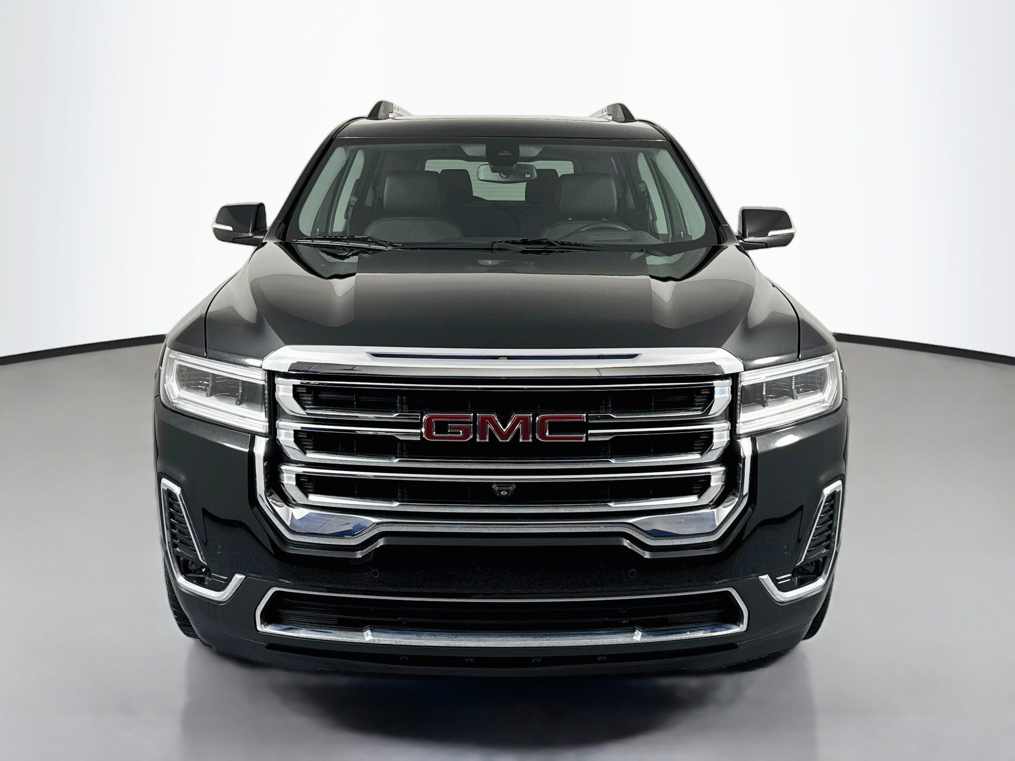 Used 2021 GMC Acadia SLT w/ Technology Package FWD image 2