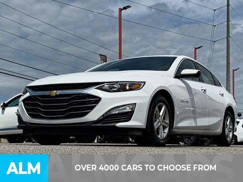 Used 2024 Chevrolet Malibu LT FWD image 2