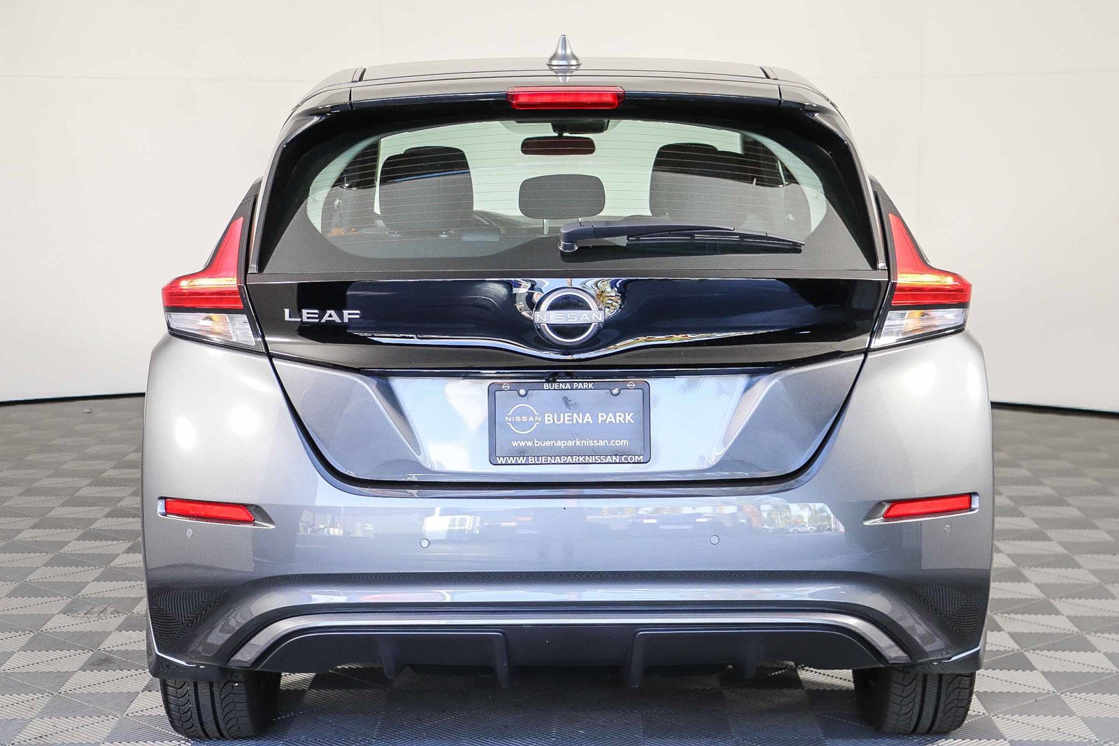 Used 2025 Nissan Leaf S FWD image 7