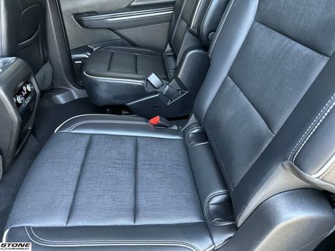 Certified 2025 Buick Enclave Preferred FWD image 23
