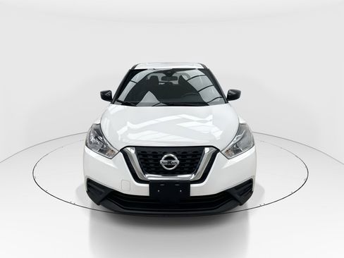 Used 2020 Nissan Kicks S FWD image 3