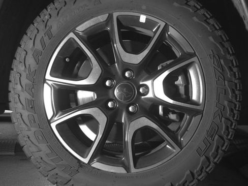 Used 2025 Jeep Compass Trailhawk AWD/4WD image 10