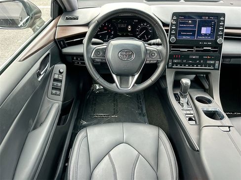 Used 2020 Toyota Avalon XLE image 21