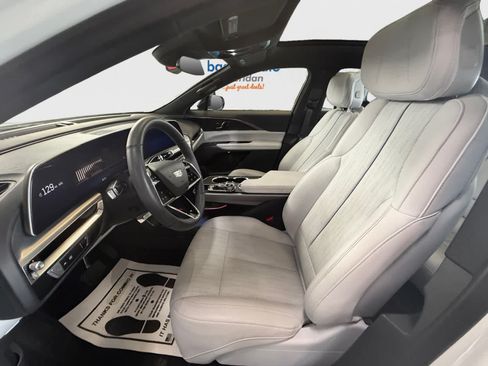 Used 2024 Cadillac Lyriq Luxury w/ LPO, Floor Liner Package AWD/4WD image 11