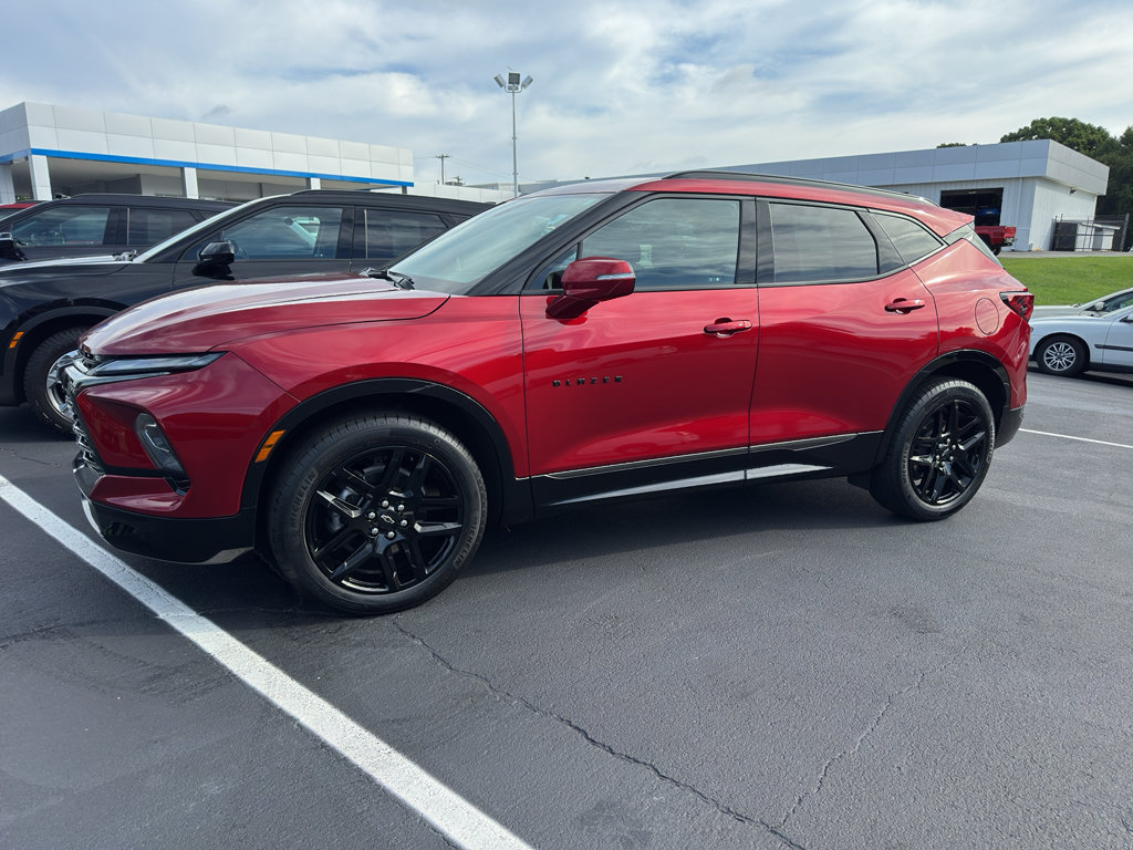 Used 2024 Chevrolet Blazer RS FWD image 3