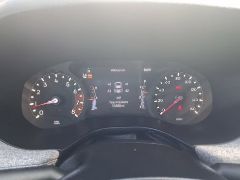 Used 2025 Jeep Compass Latitude w/ Sun & Sound Group AWD/4WD image 2