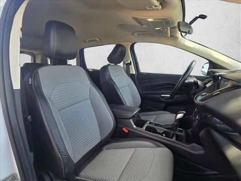 Used 2019 Ford Escape SE FWD image 19