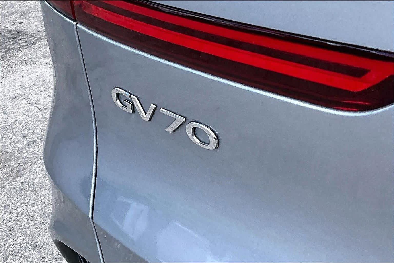 Used 2022 Genesis GV70 2.5T w/ Select Package AWD/4WD image 10