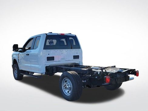 New 2026 Ford F350 XL w/ XL Chrome Package image 3