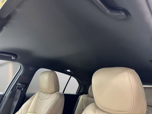 Used 2024 Cadillac XT4 Luxury w/ Cold Weather Package FWD image 8