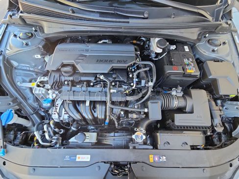 Used 2025 Hyundai Elantra Limited w/ Cargo Package FWD image 13