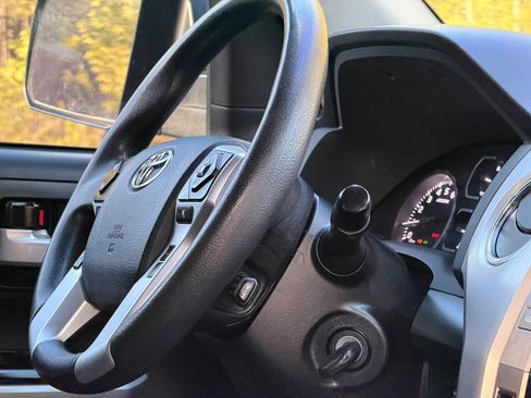 Used 2018 Toyota Tundra SR5 w/ SR5 Upgrade Package image 21