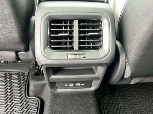 New 2026 Volkswagen Taos SE FWD image 22