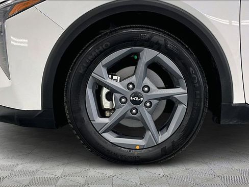 Used 2025 Kia K4 LXS image 9