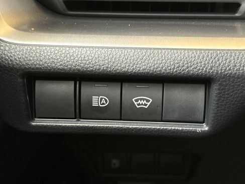 Certified 2025 Toyota Prius LE image 31